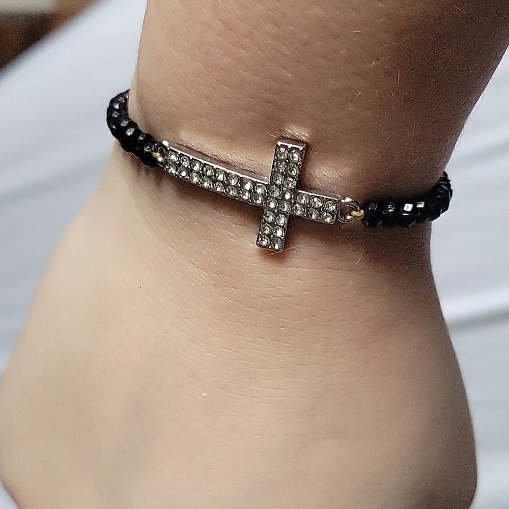 💛BOGO💛 Beaded cross bracelet